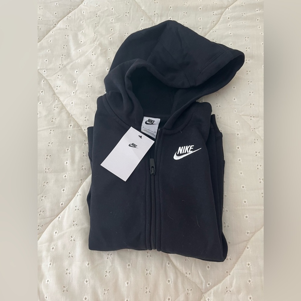 Nike Kids Club Fleece Zip Up Hoodie Color Black Size Small NWT